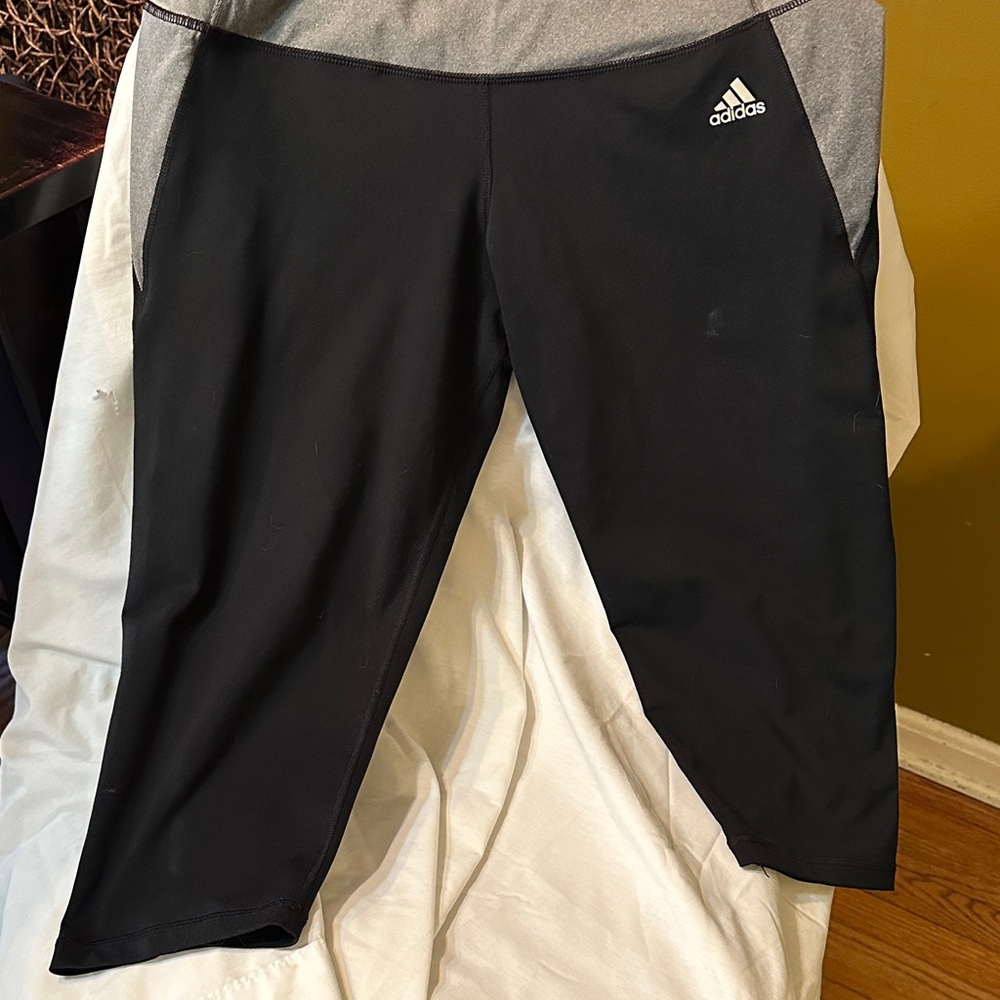 Adidas Women's Black and Gray Capris